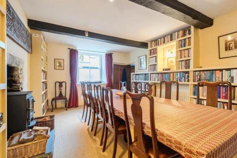 6 - House Dining Room - Shot 2.jpg