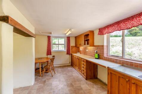 8590111-interior11.jpg