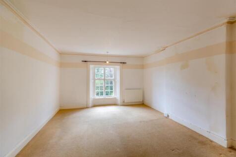 8590111-interior19.jpg