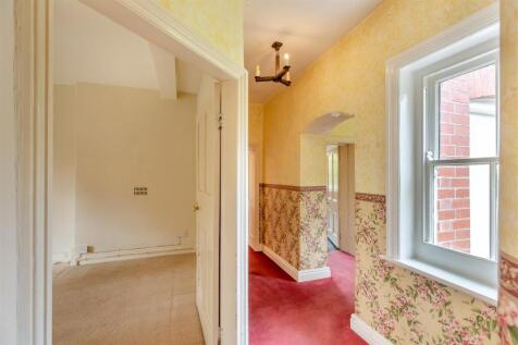 8590111-interior07.jpg
