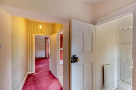 8590111-interior21.jpg