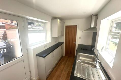 Kitchen 1.jpg