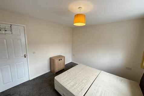 Bed 1a.jpg