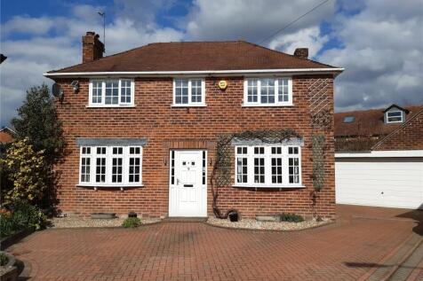 8 Sandown Drive