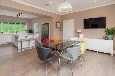 Dining/Kitchen