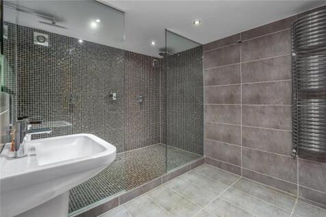 Shower/Changing