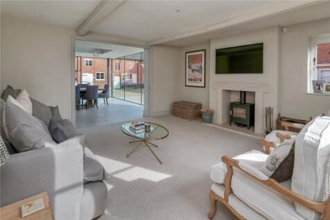 Living/Dining Area
