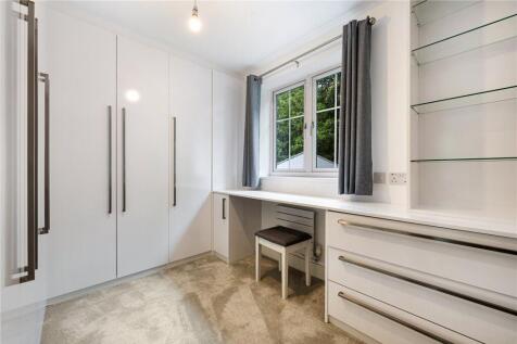 Bedroom 4/Dressing