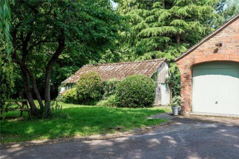 Garage &amp; Outbuilding