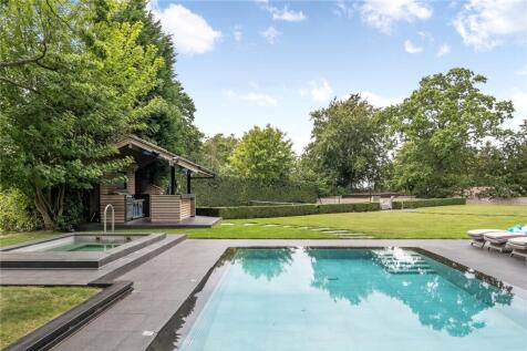 Pool &amp; Grounds