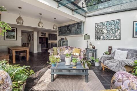Breakfast/Garden Rm