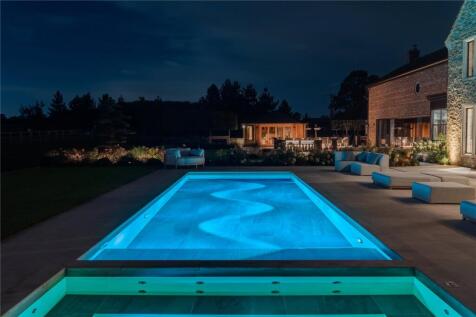 House &amp; Pool