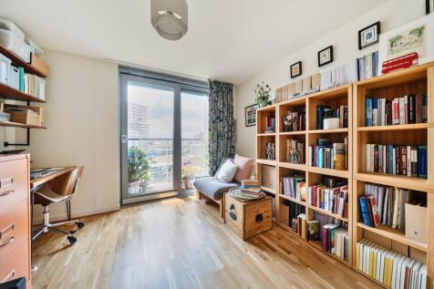 Bedroom/Office