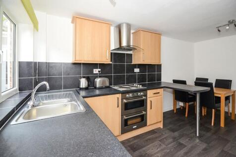 Kitchen / Dining Roo