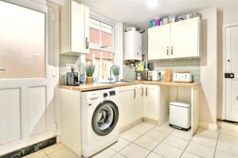 Kitchen 1.JPG
