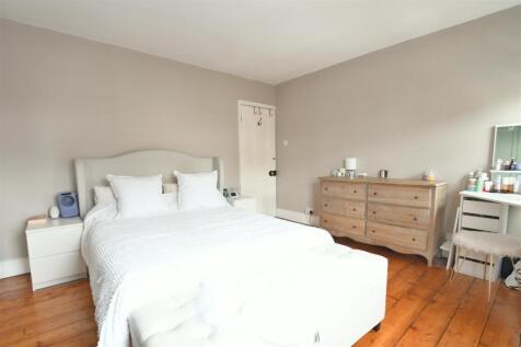 Bedroom One 2.JPG