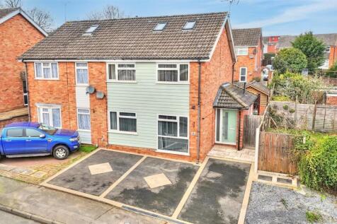 hedingham close.jpg