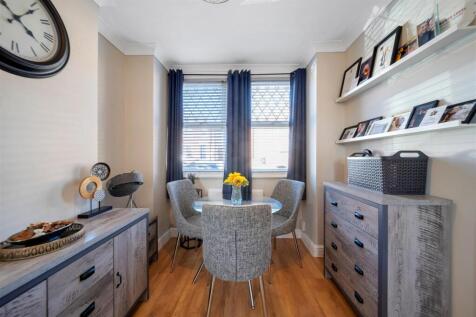36 Henniker Rd-29.jpg