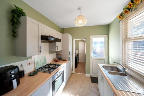 36 Henniker Rd-35.jpg