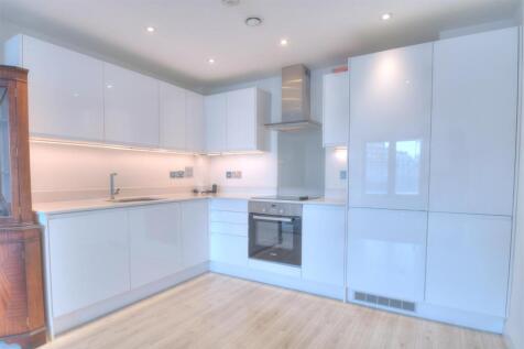 Kitchen 2.jpg