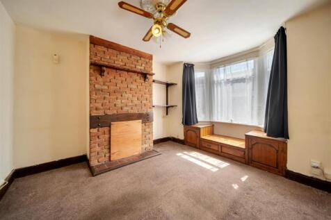 85 Foxhall Rd-24.jpg