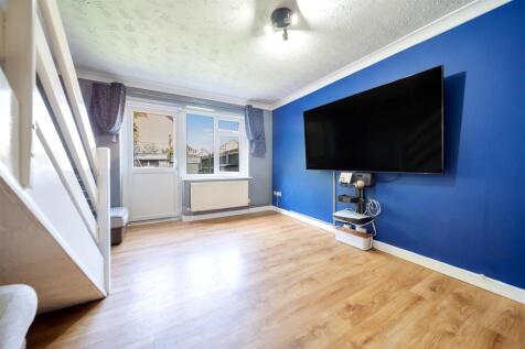38 Rendlesham Rd-19.jpg