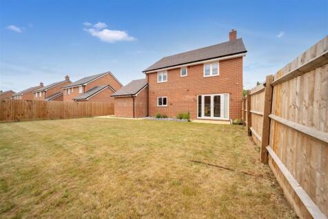 27 Thistledown Cresc-16.jpg