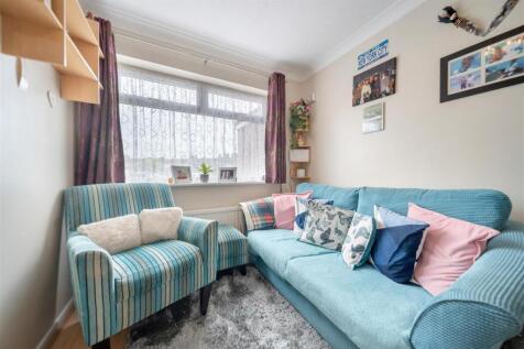 3 Hale Close-22.jpg