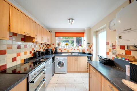 3 Hale Close-23.jpg