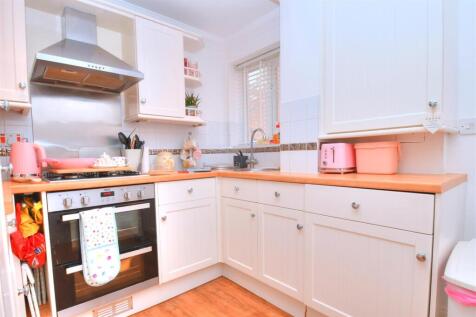 Kitchen 1.jpg