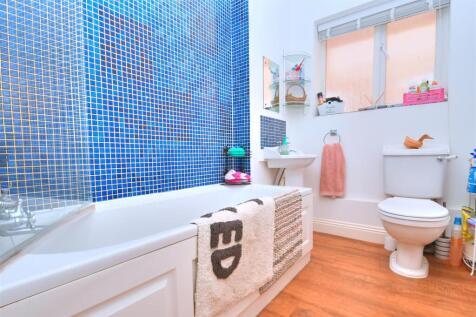 Bathroom.jpg