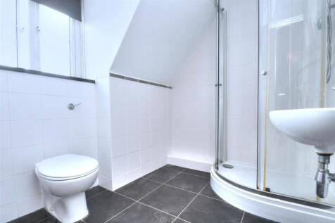 Bedroom One Ensuite.jpg