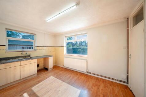 22 Dorset Close-13.jpg
