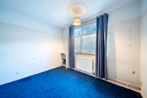 22 Dorset Close-16.jpg