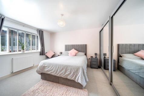 19 Larchwood Close-20.jpg