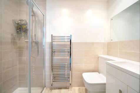 19 Larchwood Close-22.jpg