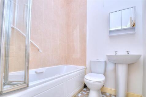 Bathroom.jpg