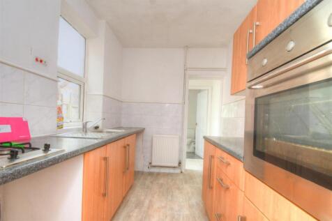Kitchen 1.jpg