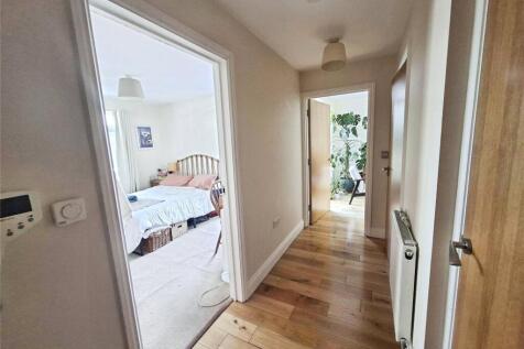 Bedroom/Hallway