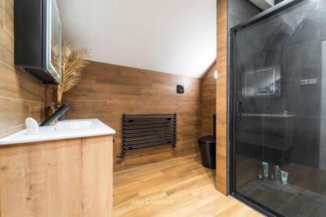 En-Suite 2
