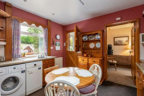Wydale Low Cottages 1 Kitchen-1.jpg