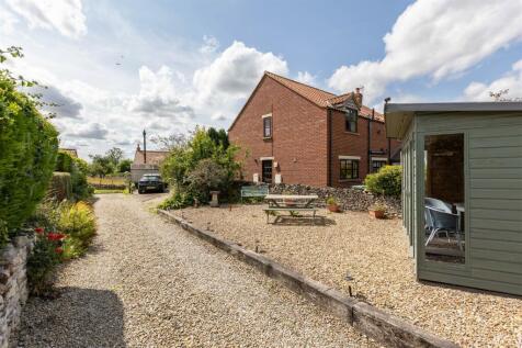 Kays Cottage External-15.jpg