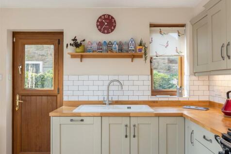 Westlands 36 Kitchen-4.jpg