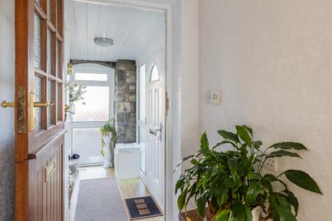 Norman Close 4 Hallway-2.jpg