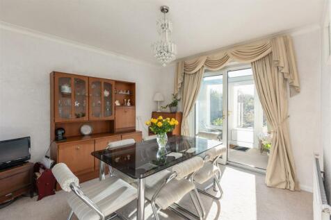 Norman Close 4 Dining Room-2.jpg