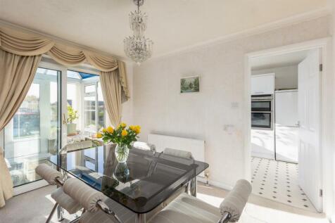 Norman Close 4 Dining Room-3.jpg