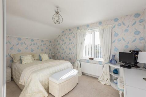 Norman Close 4 Bedroom 1-1.jpg