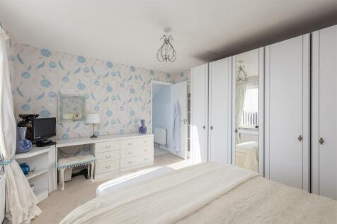 Norman Close 4 Bedroom 1-2.jpg