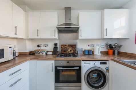 Woodlands Park 91 Kitchen-2.jpg