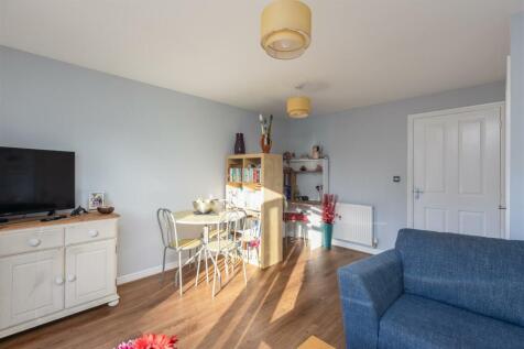 Woodlands Park 91 Reception Room-3.jpg